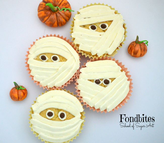 Bake Along #98 – Pumpkin Cupcakes Spiced White Chocolate Mousse